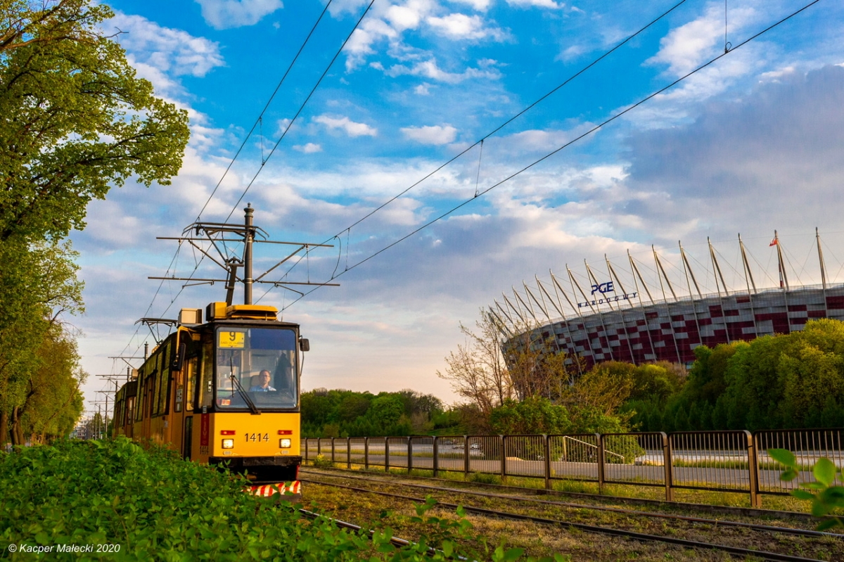 1414+1413
Zjazd do ZET âPragaâ z dodatku linii 9.
Słowa kluczowe: Architektura Natura