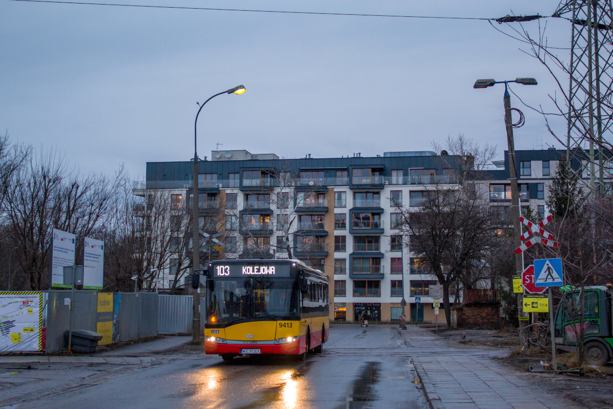 9413
Mimo Ĺźe tego dnia otwarto peron 6 i 9 na zachodnim a przy okazji dojĹcie do przystanku autobusowego na ul. Tunelowej to nadal widnieje kierunek Kolejowa.
