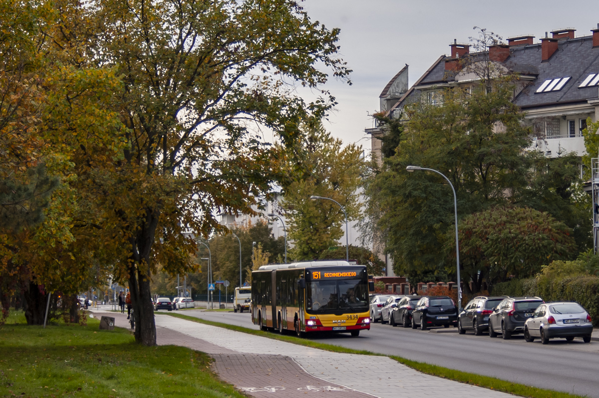 3434
Tutaj tego MANa chyba jeszcze nie byĹo. Pozdrowienia dla kierowcy i wspĂłĹtowarzysza.
Słowa kluczowe: DziwadĹo Chojrak