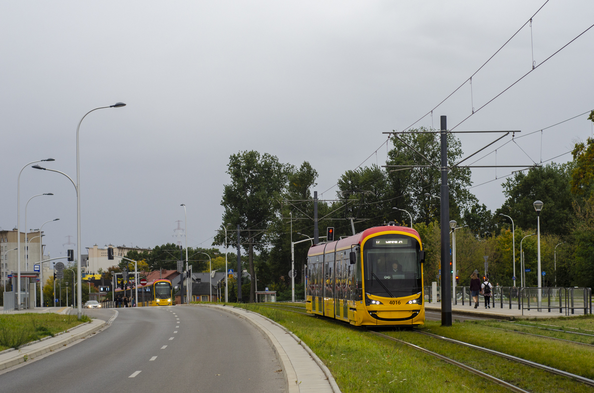 4016
Na linii 17 w sobotÄ mogliĹmy spotkaÄ zmniejszenie metraĹźu w postaci krĂłtkiego hultaja. UwaĹźam iĹź taka polityka taborowa TW jest niepowaĹźna.
Słowa kluczowe: DziwadĹo