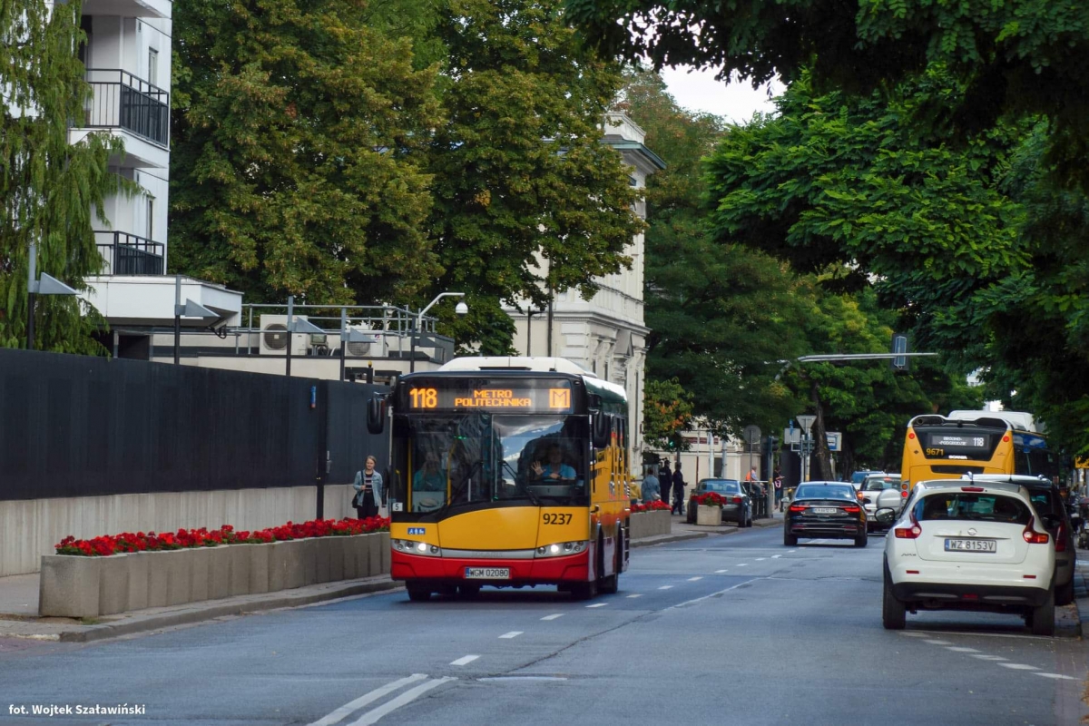 9237
Z pozdrowieniami dla prowadzÄcego.
Słowa kluczowe: M.atej DziwadĹo