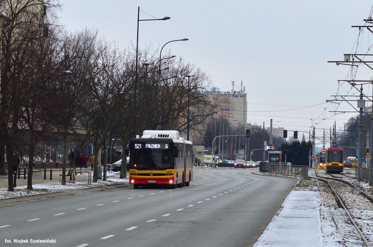 7870
ZdjÄcie jest historyczne: linia 521 jest obecnie skrĂłcona do Dworca Centralnego, w tym miejscu obecnie buduje siÄ trasa tramwajowa do Dworca Zachodniego. 
Słowa kluczowe: Skyline