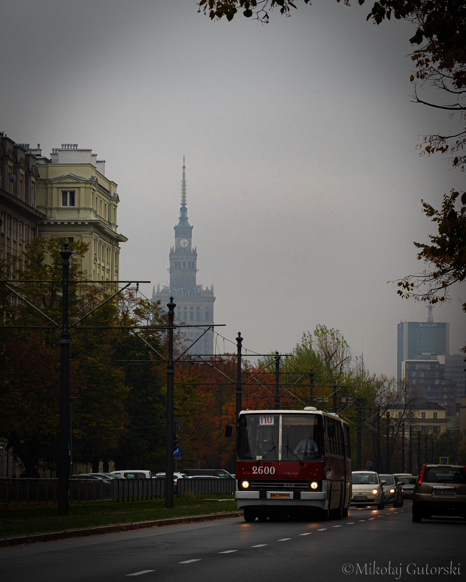 2600
"KiedyĹ to byĹo."
Słowa kluczowe: IK280 JesieĹ