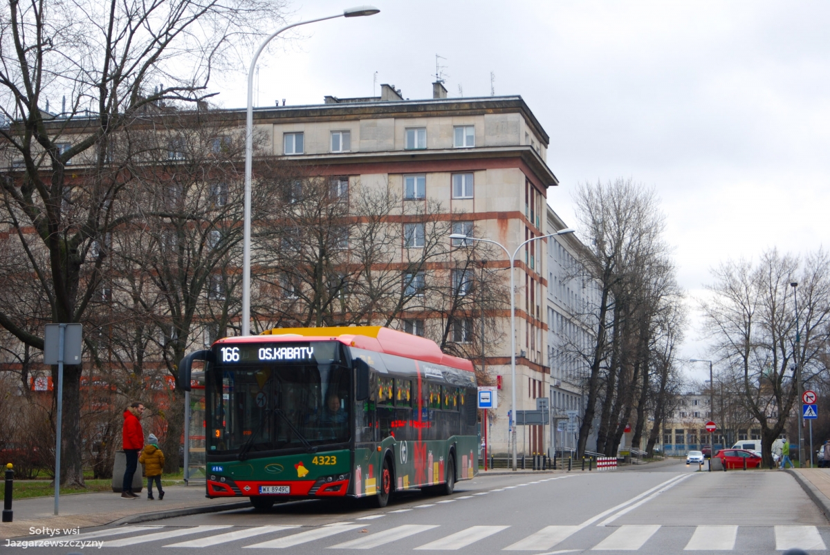 4323
Dzisiaj ĹwiÄteczny autobus moĹźna spotkaÄ na linii 166.
Słowa kluczowe: DziwadĹo ĹwiÄtecznyAutobus