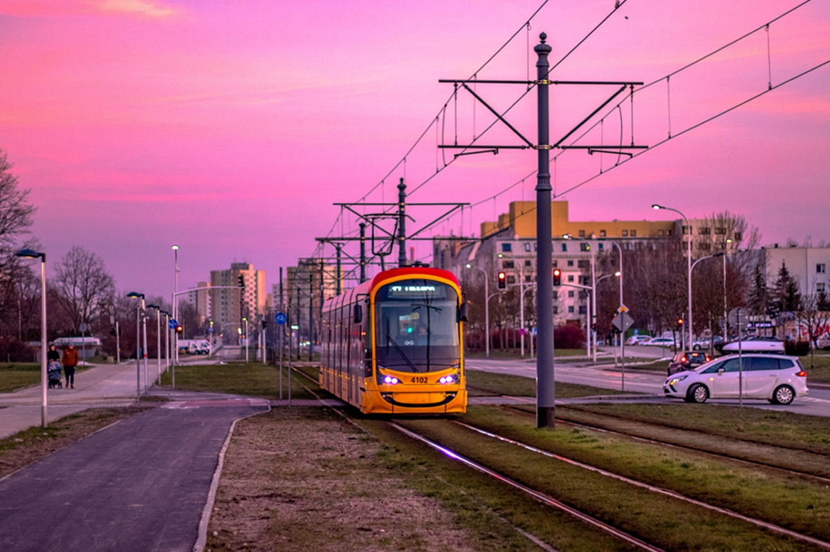 4102
Słowa kluczowe: ZachĂłd