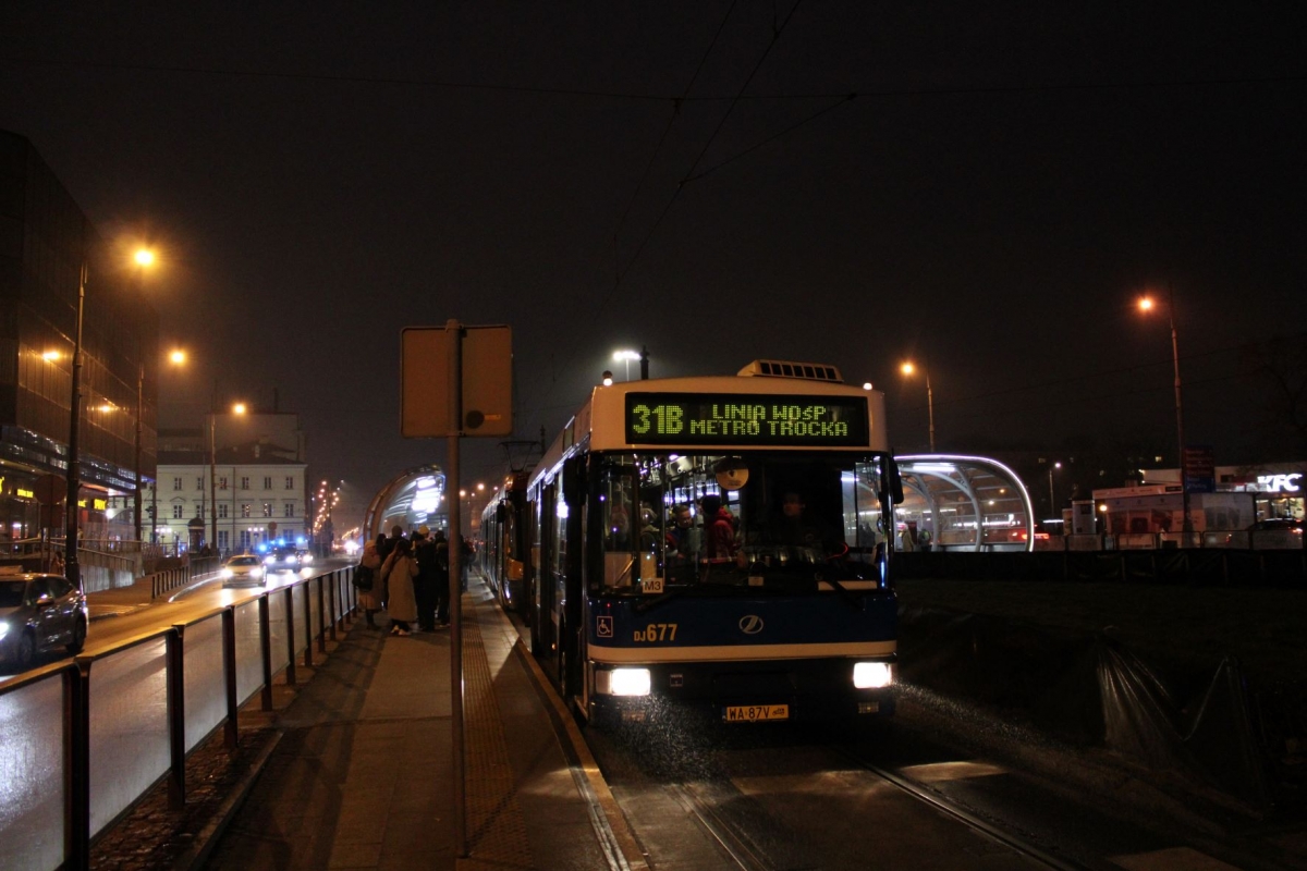 DJ667
Krakowski Jelcz wieczornÄ pora podczas obsĹugi orkiestrowej linii 31B.
Słowa kluczowe: WOĹP2023