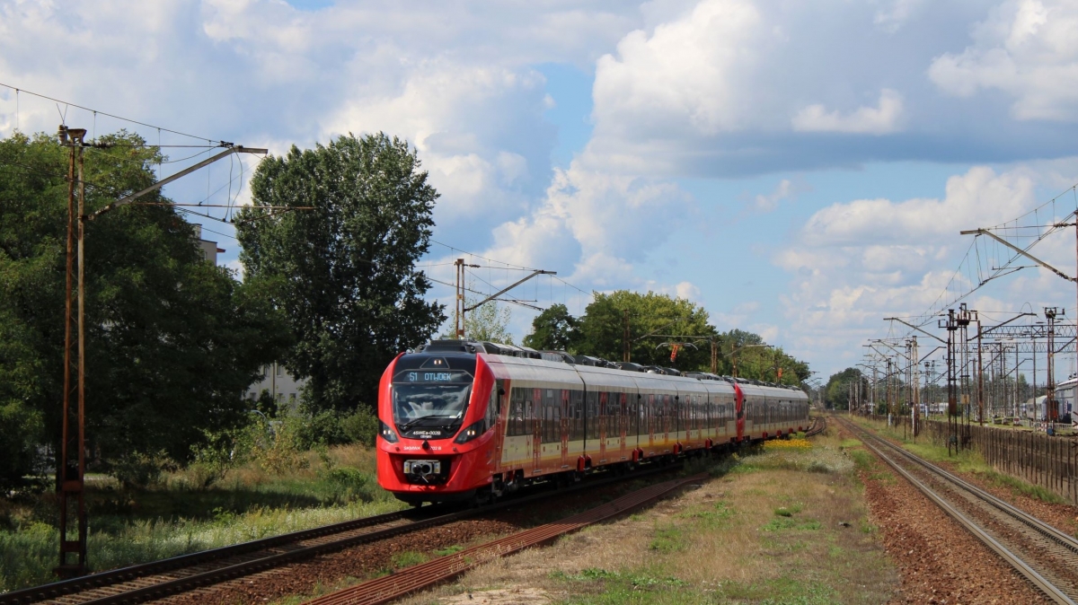 45WEa-002
DĹuĹźsze Impulsy 2 od poczÄtku tygodnia woĹźÄ juĹź pasaĹźerĂłw na linii S1.
