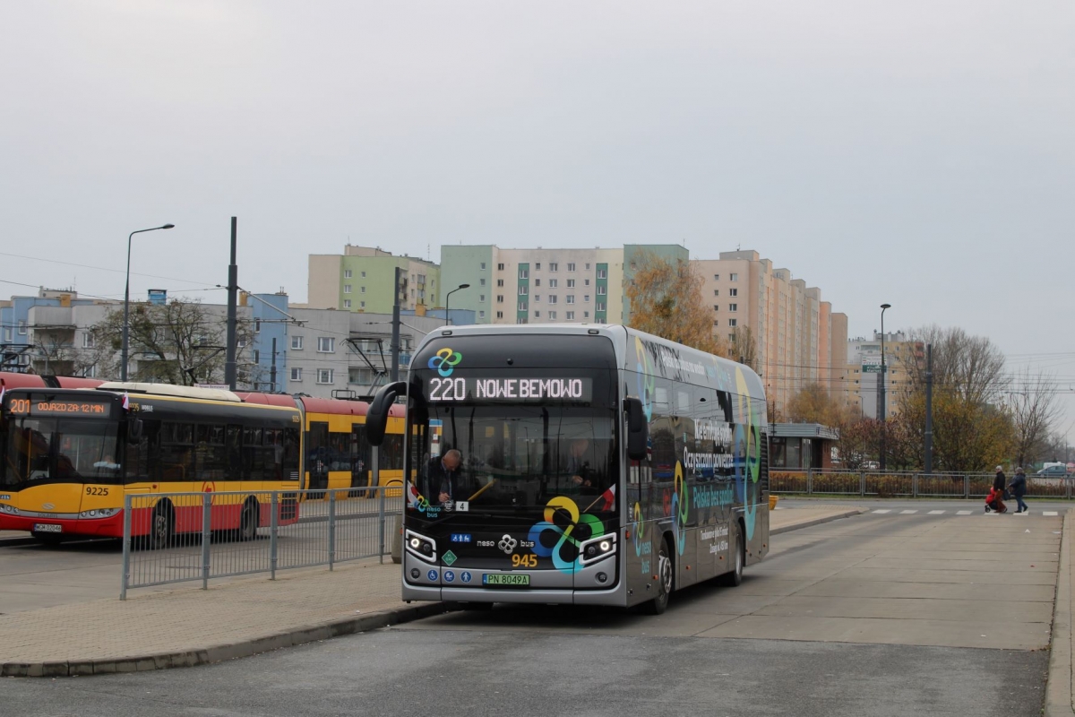 945
W ĹwiÄto niepodlegĹoĹci NesoBus zawitaĹ na linii 220.
