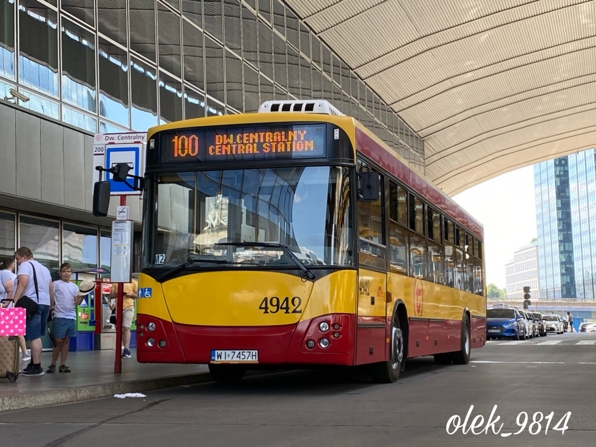 4942
Zabytkowy Jelonek odbywa 40 minutowÄ przerwÄ na pÄtli Dworzec Centralny jednoczeĹnie obsĹugujÄc liniÄ 100. Pozdrowienia dla kierowcy i obsĹugi konduktorskiej.
Słowa kluczowe: M121I WLT2023