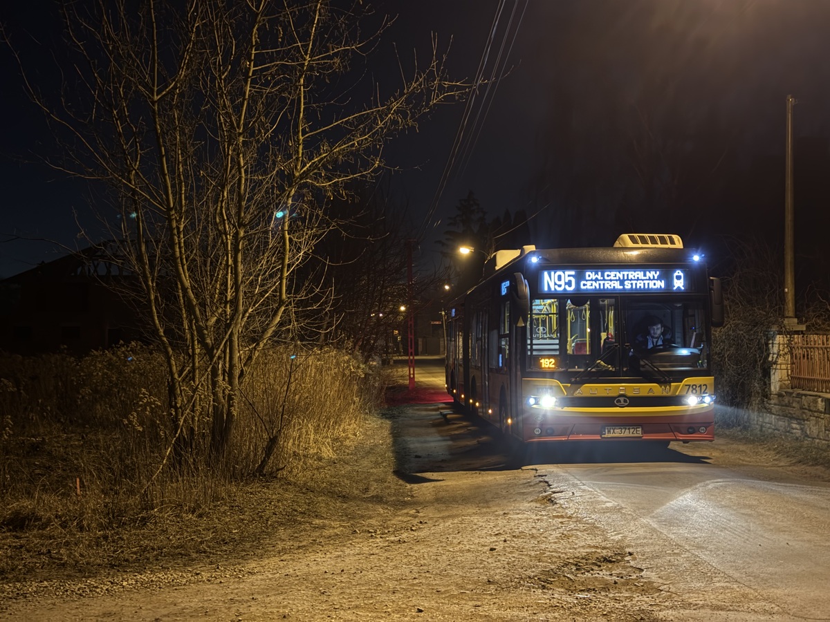 7812
Blizne JasiĹskiego, ul. Piotra Skargi.
Słowa kluczowe: DziwadĹo