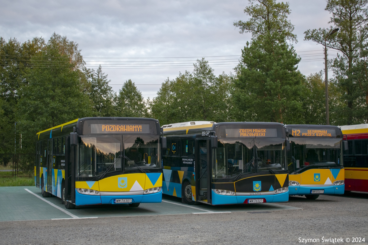 201 (1105), 203 (1510)
Kolejny szarpak pokryĹ siÄ barwami miejskiego przewoĹşnika w MiĹsku Mazowieckim. Docelowo warszawskie barwy majÄ zostaÄ wyparte na wzĂłr #201. Obok widoczny "Gryf" (#206), ktĂłry w DP pojawia siÄ na dodatkach.
