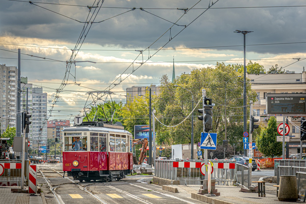 607
TetkÄ przez remonty
Pozdrowienia dla obsĹugi wagonu!
Oraz dla informatora na tym przystanku :)
