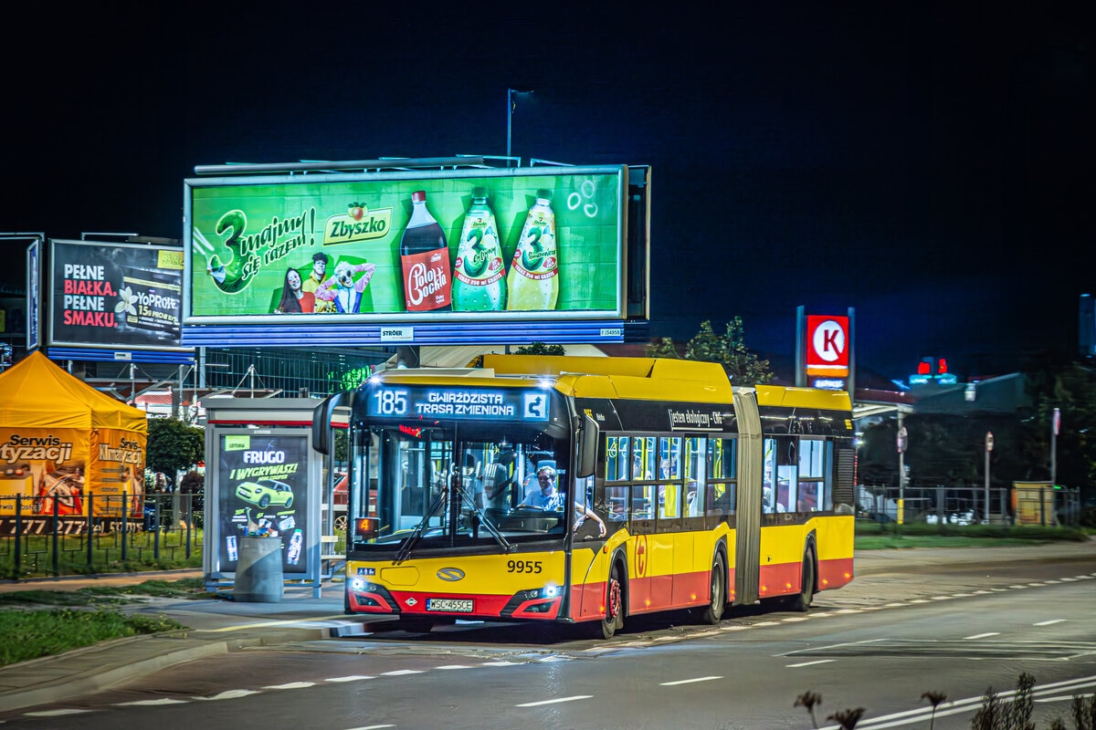 9955
Dzisiaj Mobilis siÄ mocno posypaĹ
Przy okazji debiut tego wozu na 185, pozdrowienia dla kierowcy!
Słowa kluczowe: DziwadĹo