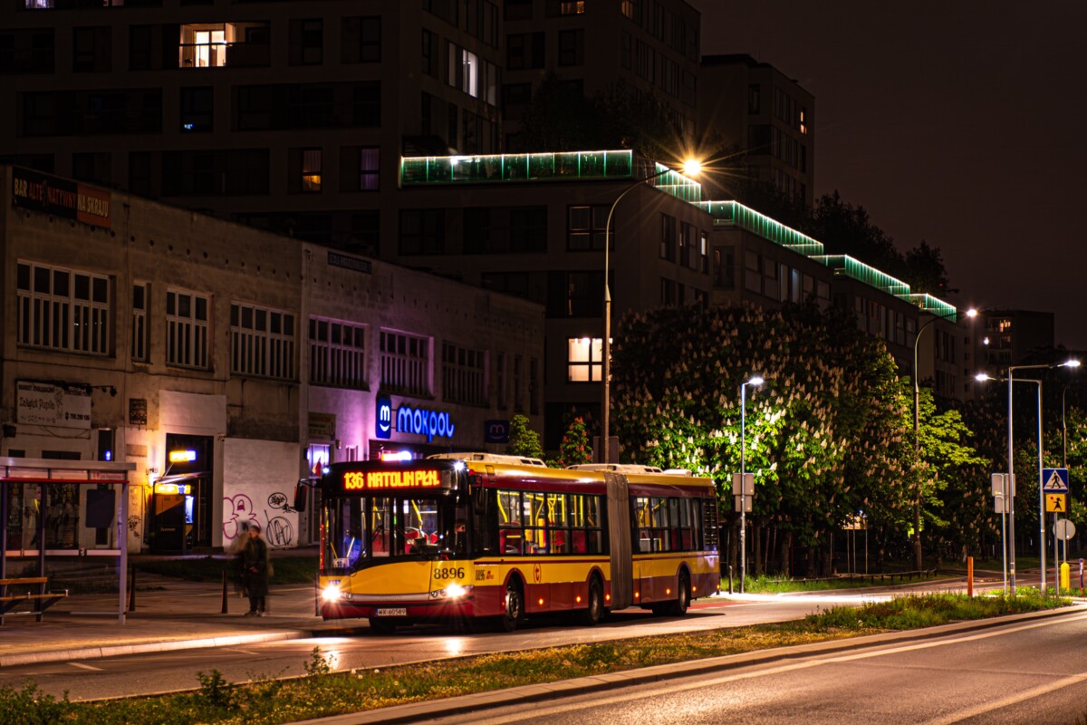 8896
To samo miejsce, ta sama linia, ten sam wĂłz, 17 lat temu -> https://phototrans.pl/14,361909,0,Solaris_Urbino_18_8896.html
