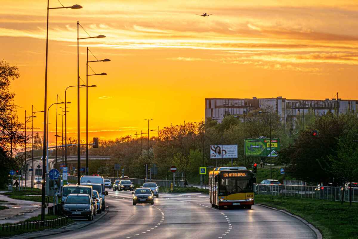 8339
Słowa kluczowe: ZachĂłd