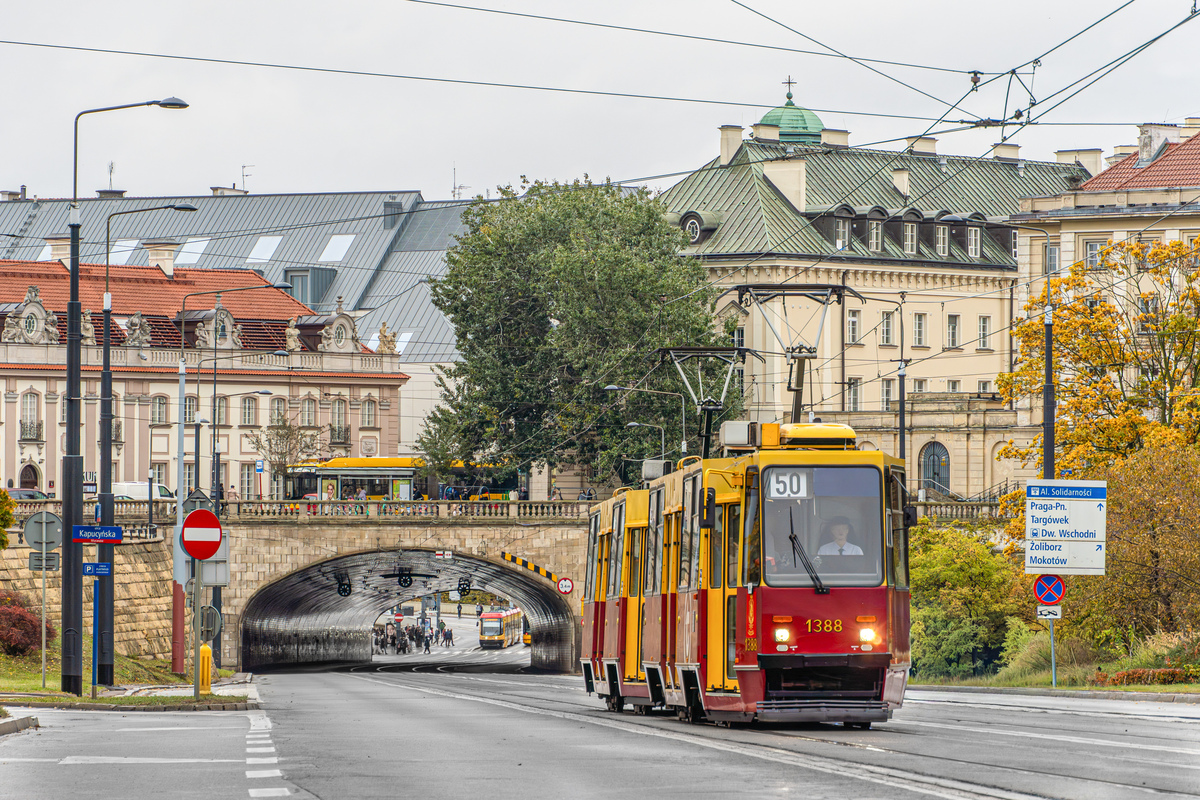 1388+1389
Słowa kluczowe: 50leciestopiÄtek Architektura